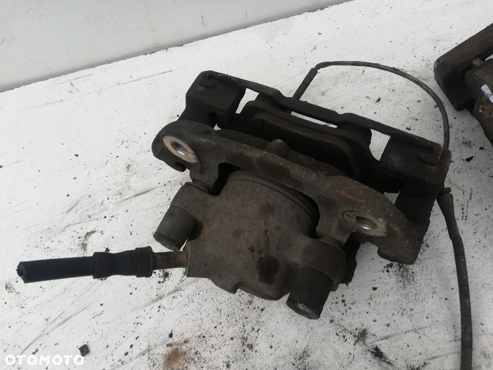 ZACISKI PRAWY LEWY BMW E46 1.9, 2.0, 2.2 - 2