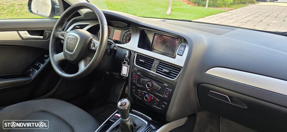 Audi A4 2.0 TDI exclusive - 12