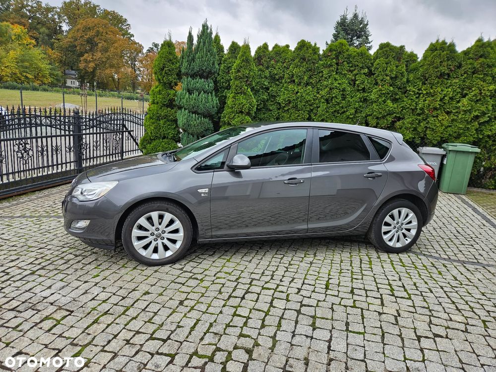 Opel Astra 1.4 Turbo 150 Jahre - 2