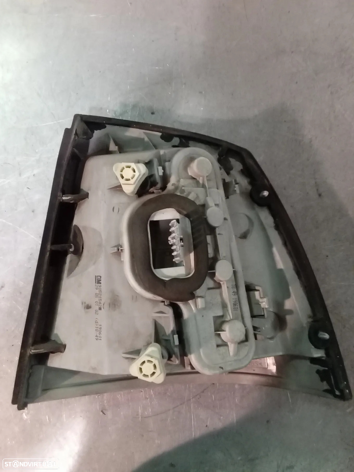 FAROLIM OPEL ASTRA G 98-03 HATCHBACK - DIREITO / ESQUERDO - 4