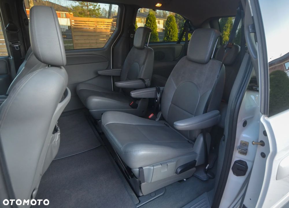 Chrysler Grand Voyager 3.3L LX - 4