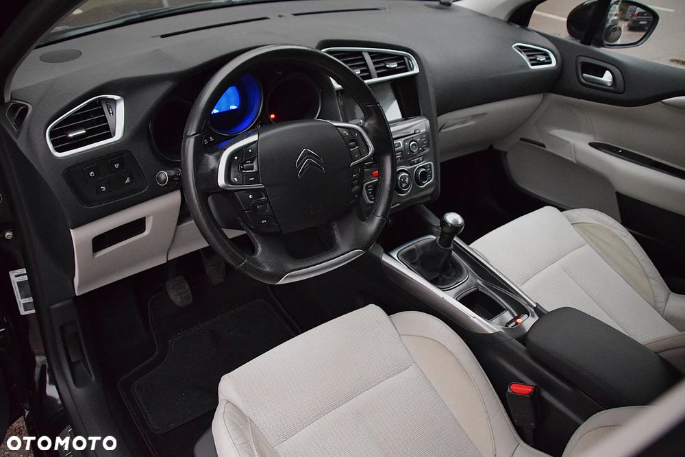 Citroën C4 VTi 120 Exclusive - 36