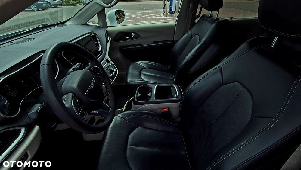 Chrysler Pacifica - 7