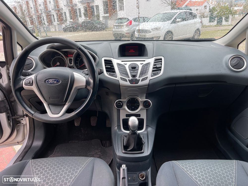 Ford Fiesta - 9
