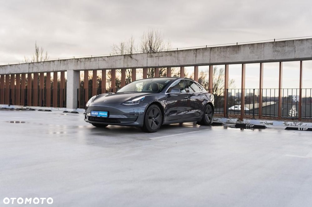 Tesla Model 3 - 2