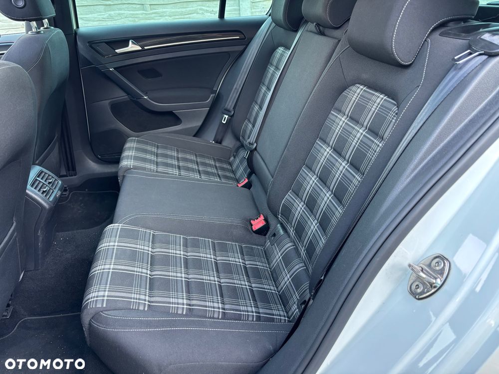 Volkswagen Golf GTD BlueMotion Technology - 18