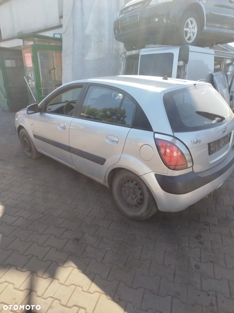 Kia Rio na części. - 7