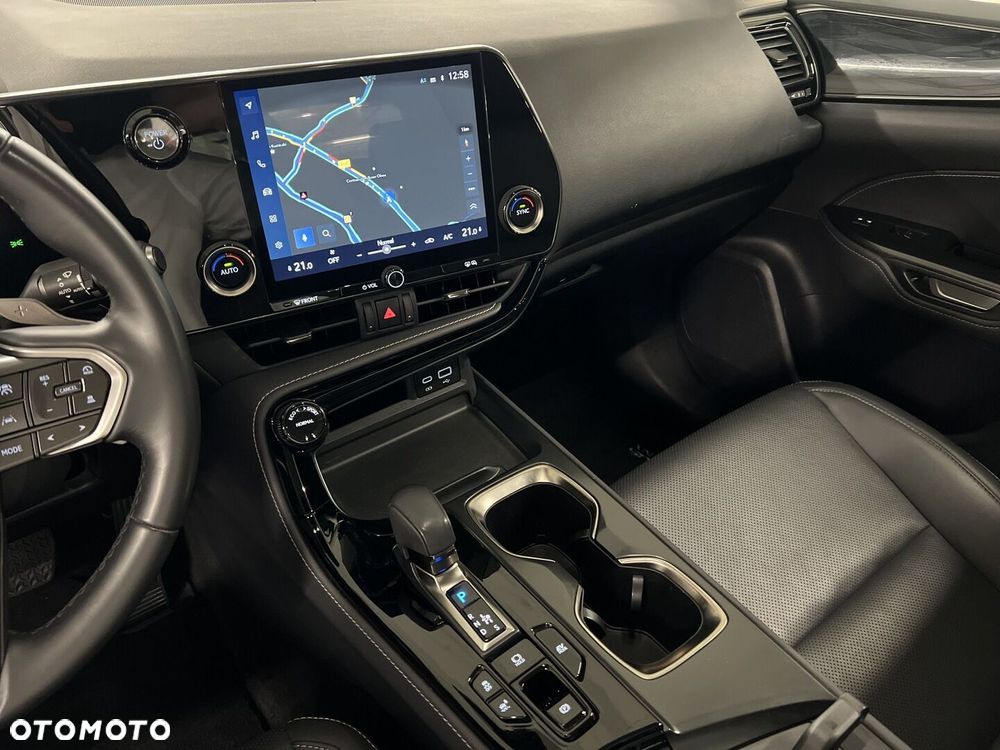 Lexus NX 350h Business AWD - 24