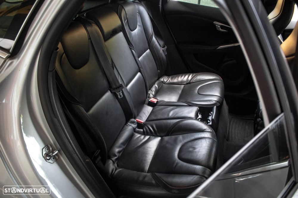 Volvo V40 Cross Country 2.0 D2 Volvo Ocean Race - 29