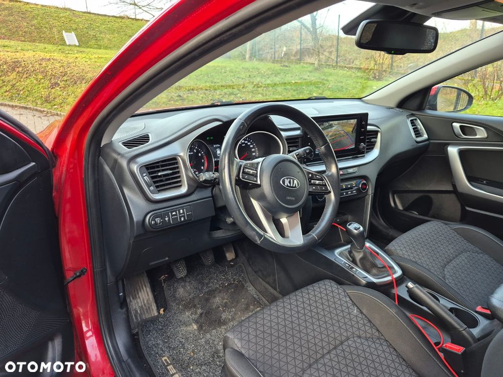 Kia Ceed 1.5 T-GDI M - 10