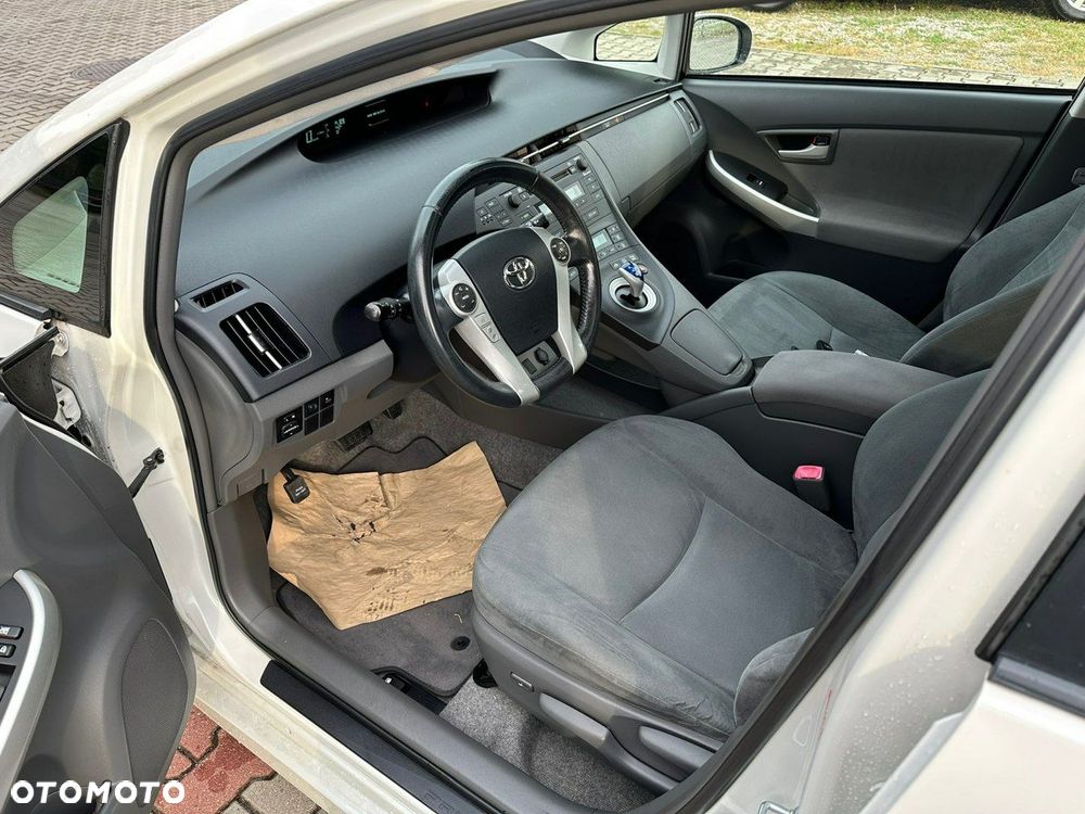 Toyota Prius - 8