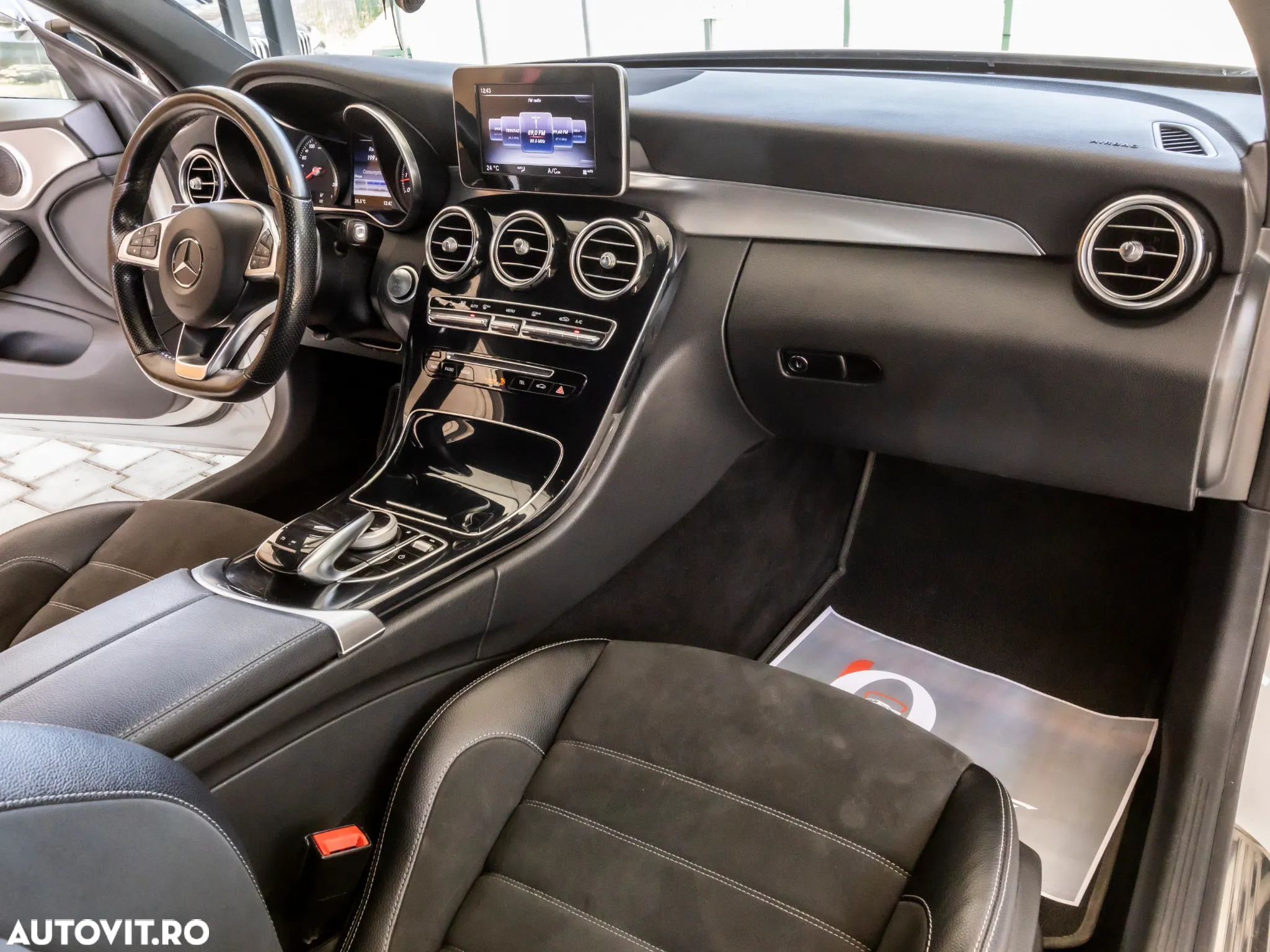 Mercedes-Benz C 180 Coupe 7G-TRONIC AMG Line - 15