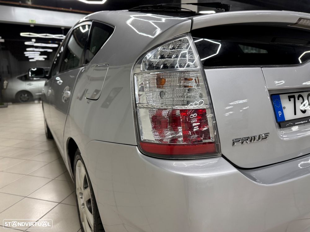 Toyota Prius 1.5 VVT-i HSD Sol - 9