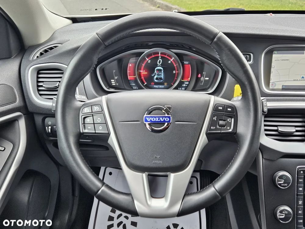 Volvo V40 D2 Momentum - 12