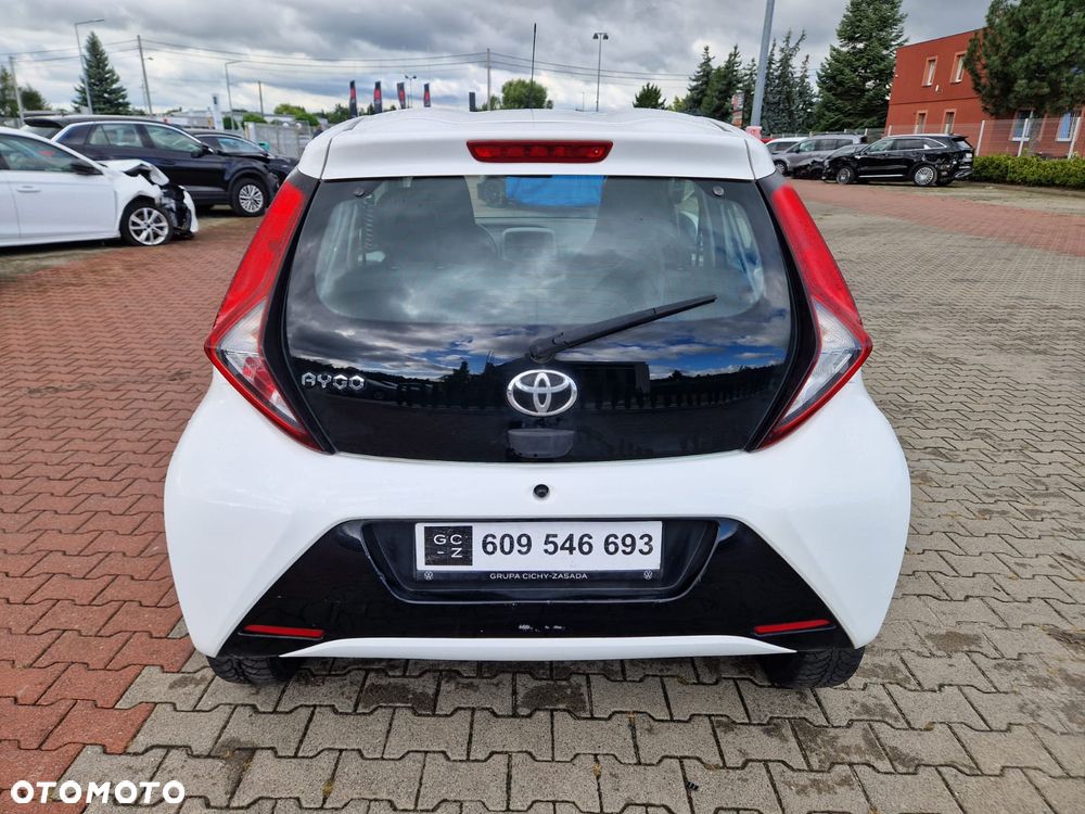 Toyota Aygo x-play - 7