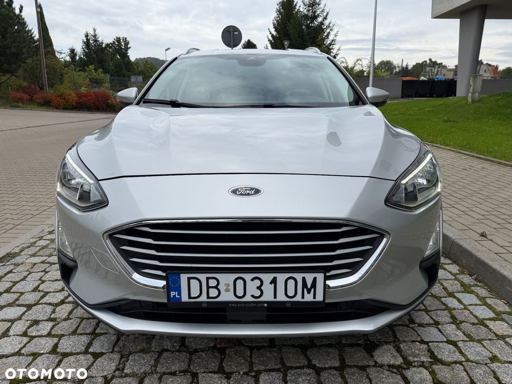 Ford Focus Turnier 1.5 EcoBlue Start-Stopp-System TITANIUM - 2