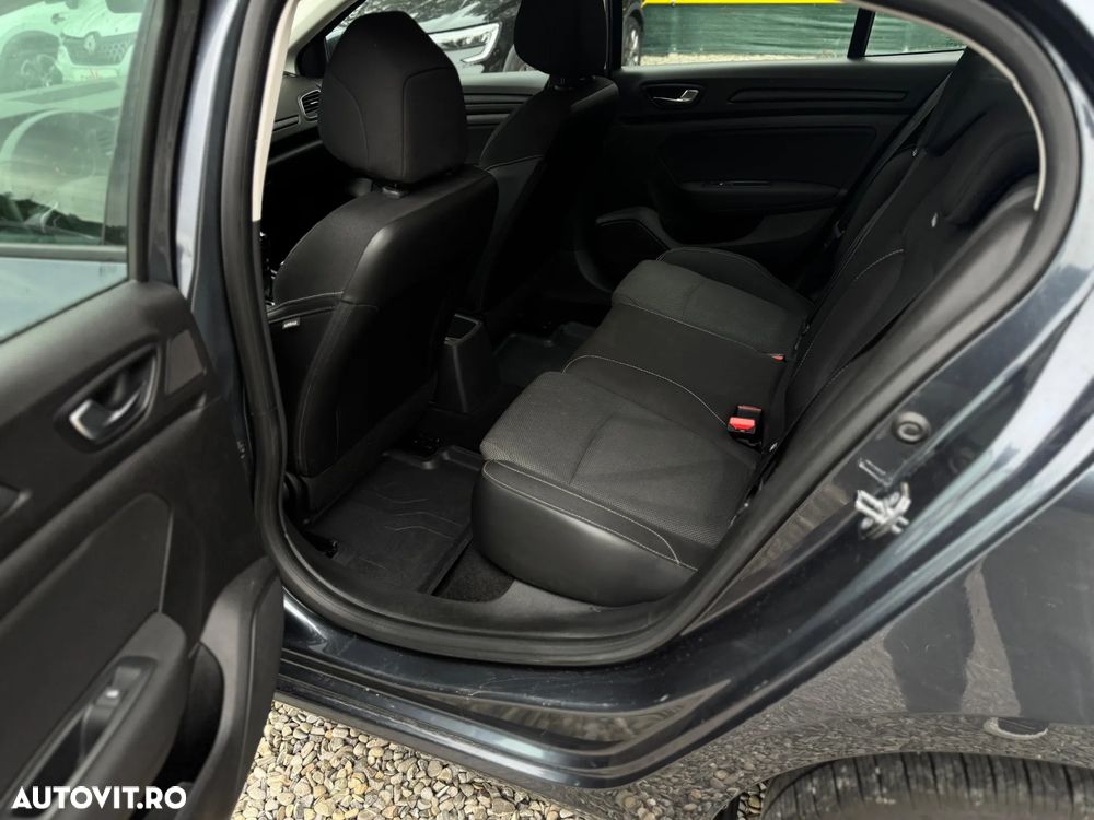 Renault Megane TCe Business - 9
