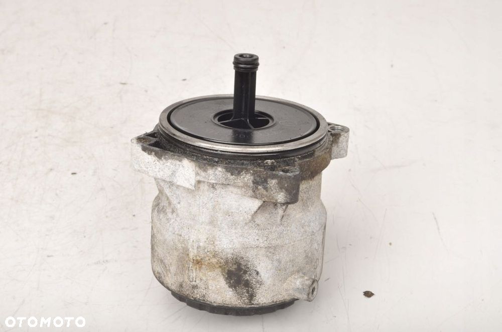 TOUAREG I 5.0 D OBUDOWA FILTRA OLEJU 07Z115466A - 2