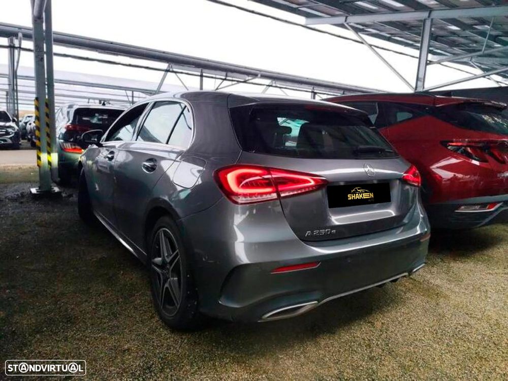 Mercedes-Benz A 250 e AMG Line - 4