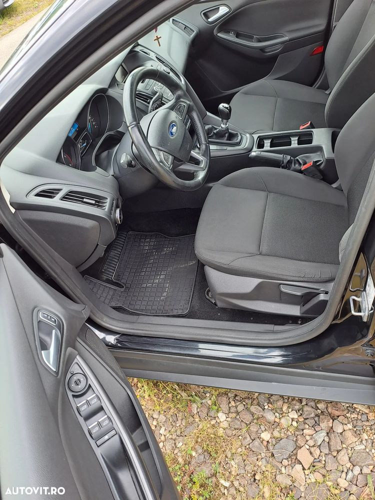 FORD Focus 2015 — imagine 10