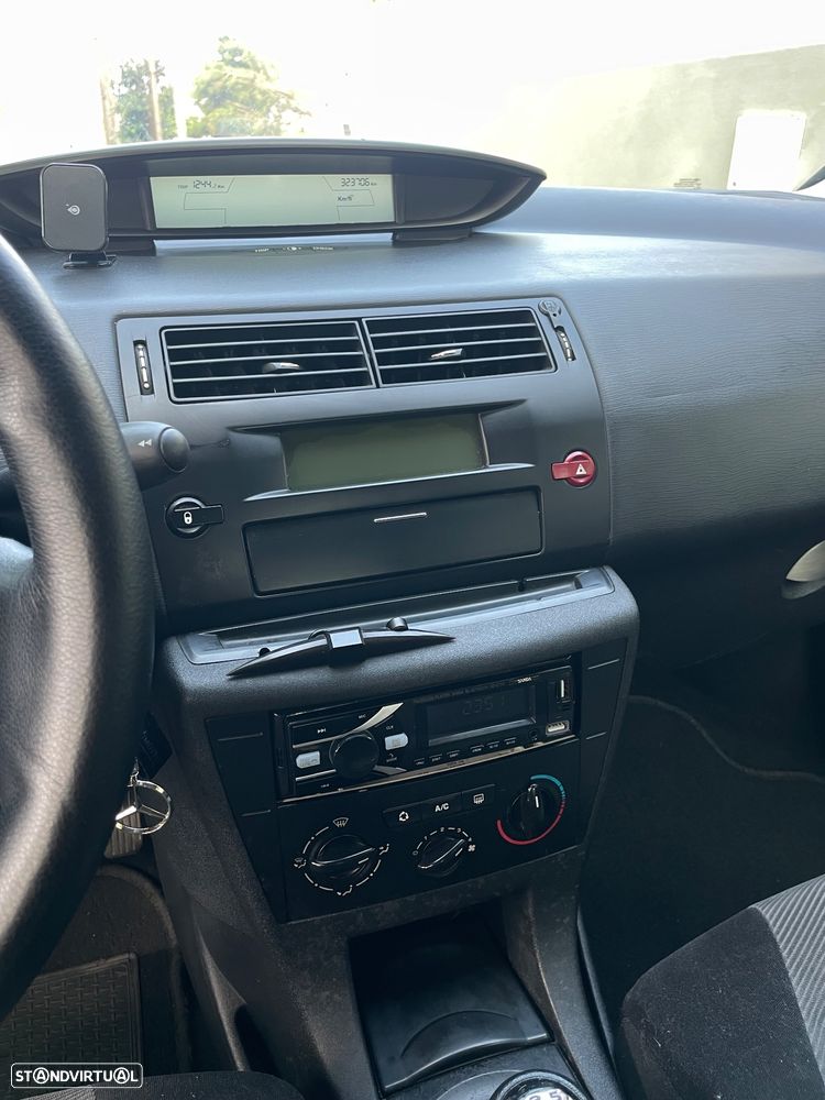 Citroën C4 1.6 HDi Advance - 6