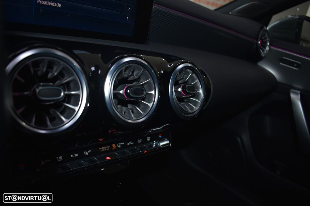 Mercedes-Benz A 250 - 35