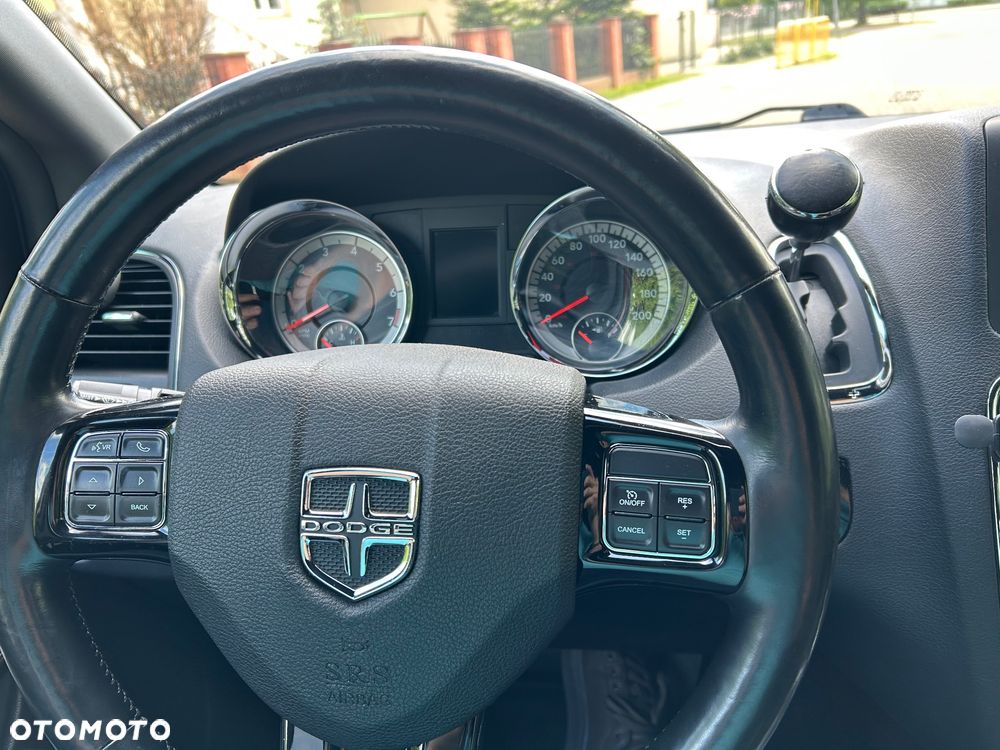 Dodge Grand Caravan ver-3-6-r-t - 26