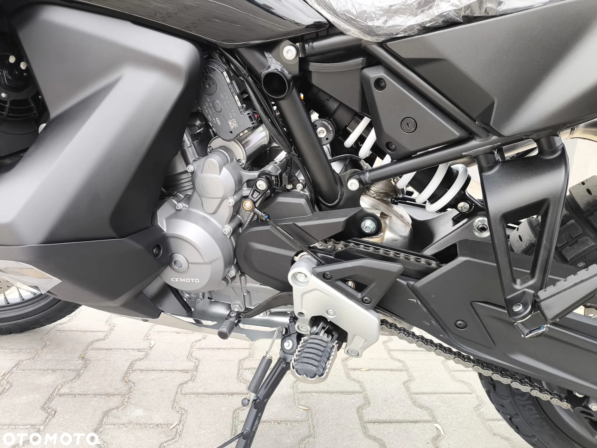CFMoto MT-X - 7
