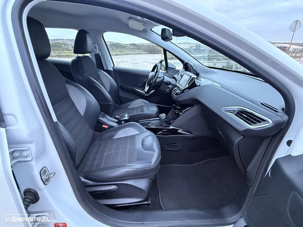 Peugeot 2008 PureTech 110 Stop&Start EAT6 Allure - 13