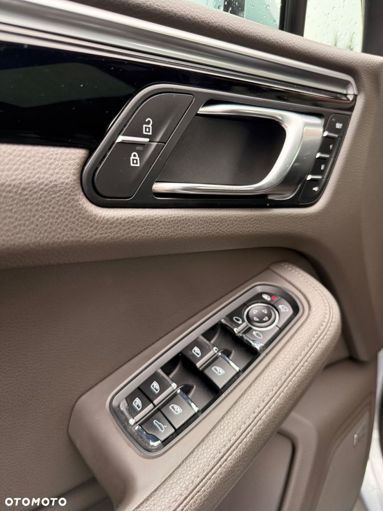 Porsche Macan Standard - 13