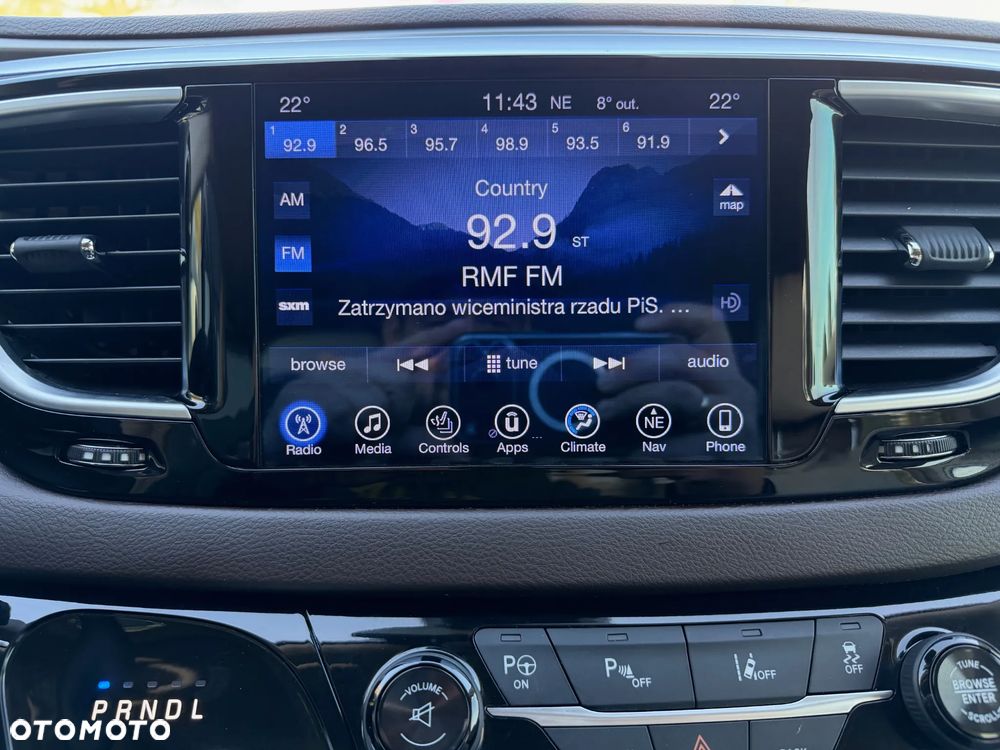 Chrysler Pacifica - 12