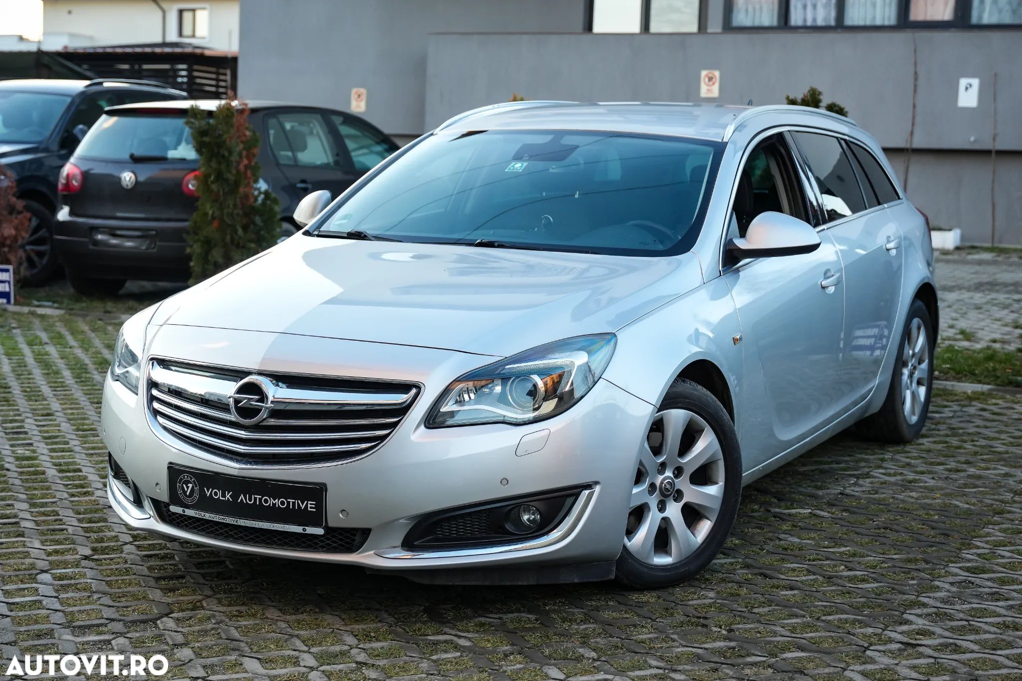 Opel Insignia - 1