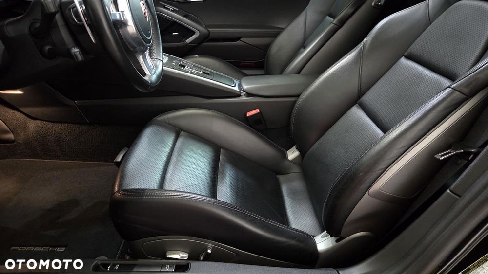 Porsche 911 Carrera Black Edition PDK - 32