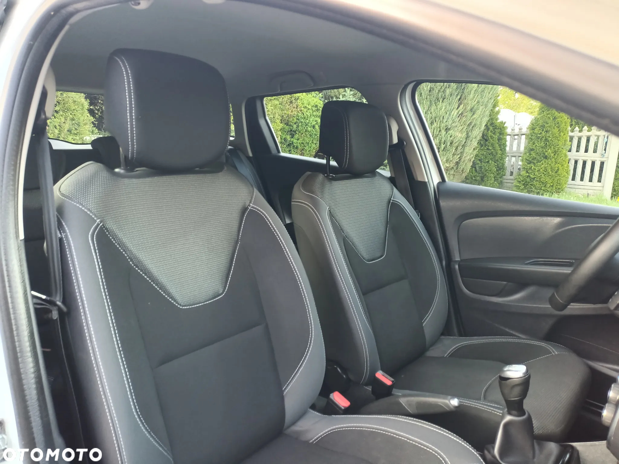 Renault Clio - 24