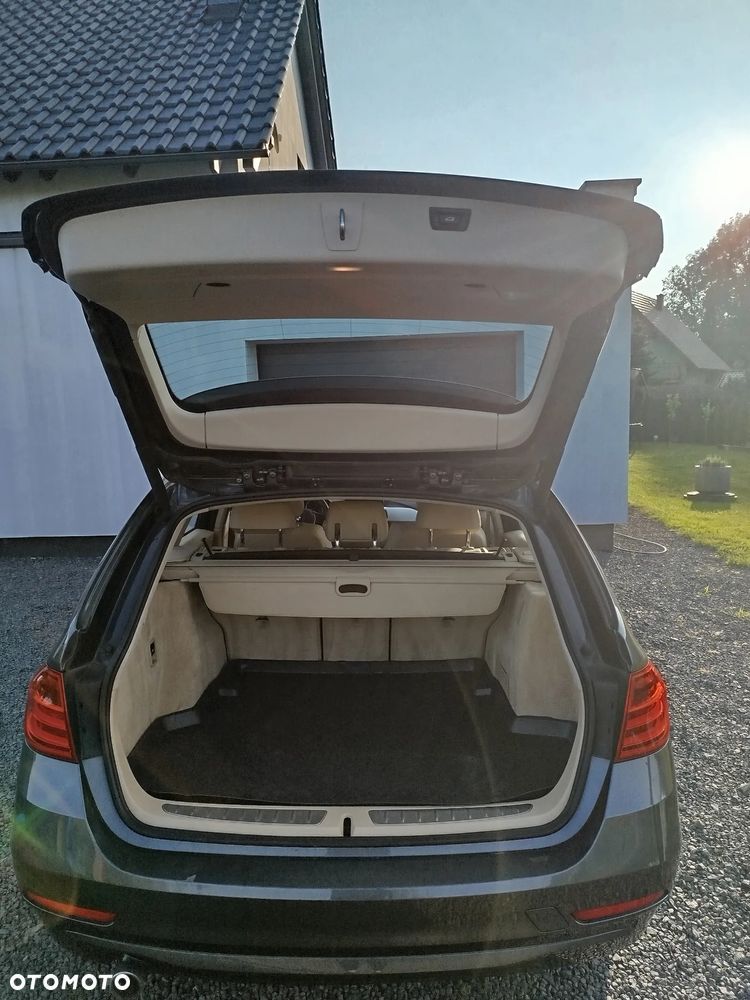 BMW Seria 3 318d xDrive - 14
