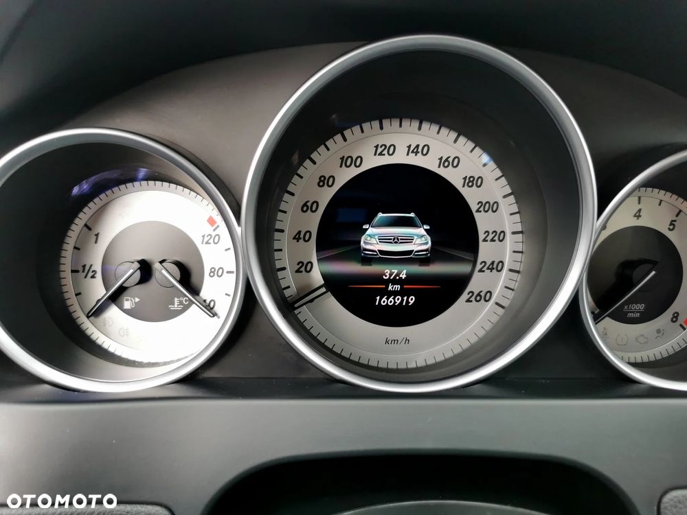 Mercedes-Benz Klasa C 180 (BlueEFFICIENCY) 7G-TRONIC Avantgarde - 21