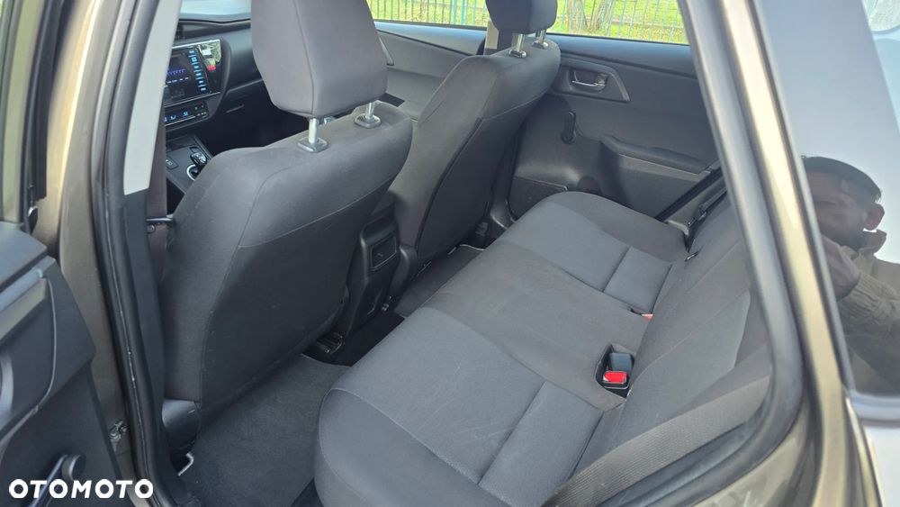 Toyota Auris - 11