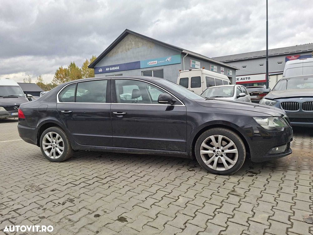 Usa dezechipata stanga/dreapta, fata/spate Skoda Superb II Sedan FL - 2