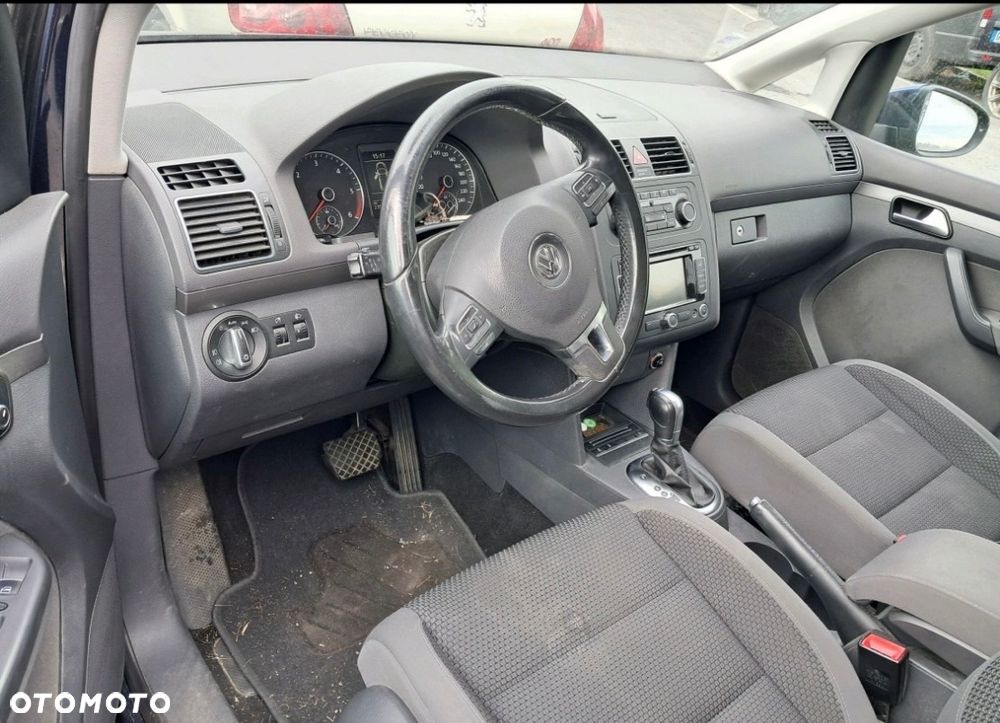 Volkswagen Touran 1.6 TDI DPF BlueMotion Technology DSG Highline - 5