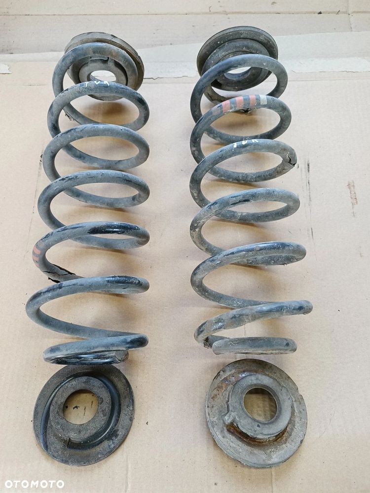Touran I sprężyna tylna tył sprężyny 1,9TDI 2,0TDI Volkswagen