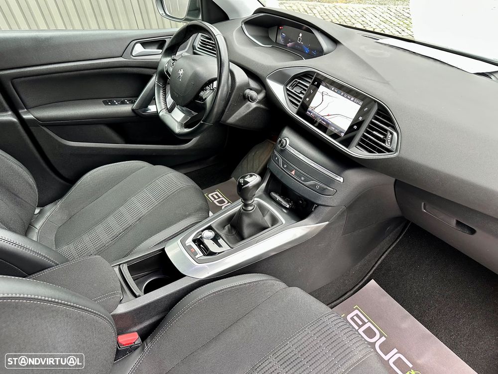 Peugeot 308 1.2 PureTech Allure - 10