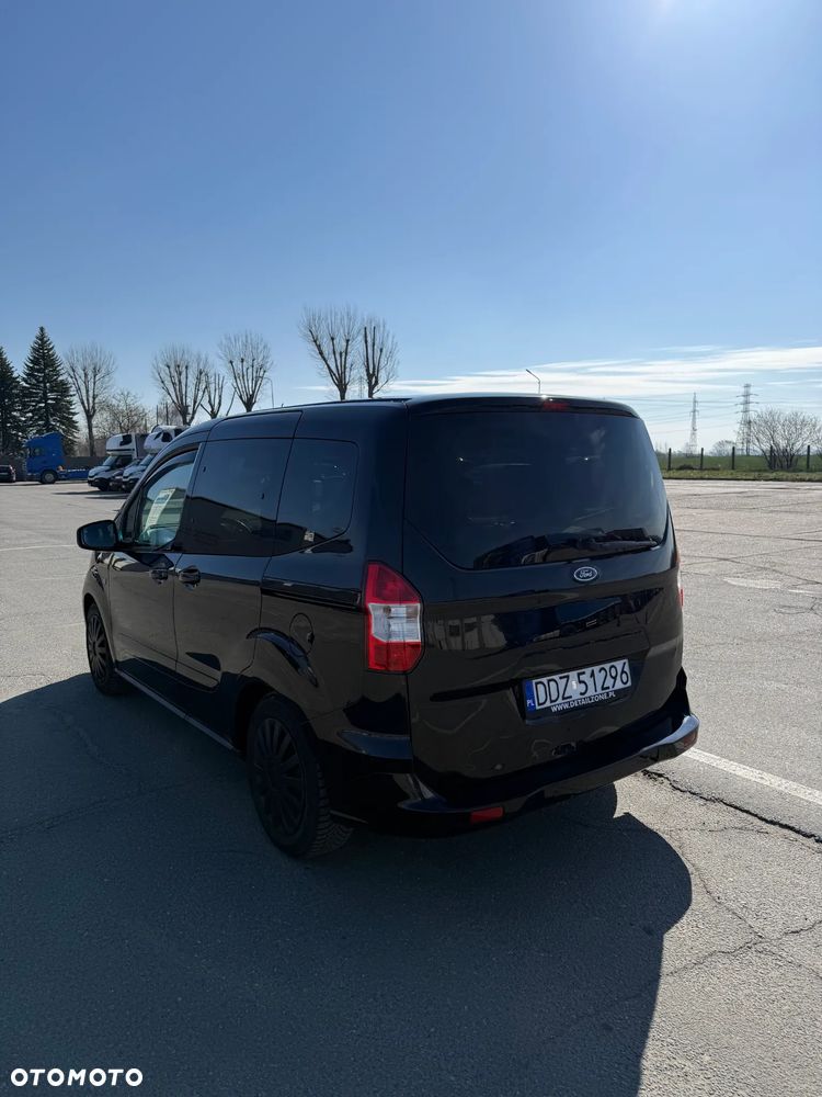 Ford Tourneo Courier - 16