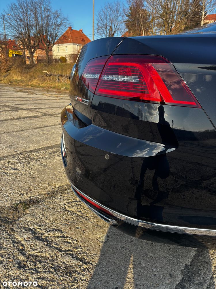 Volkswagen Passat - 13