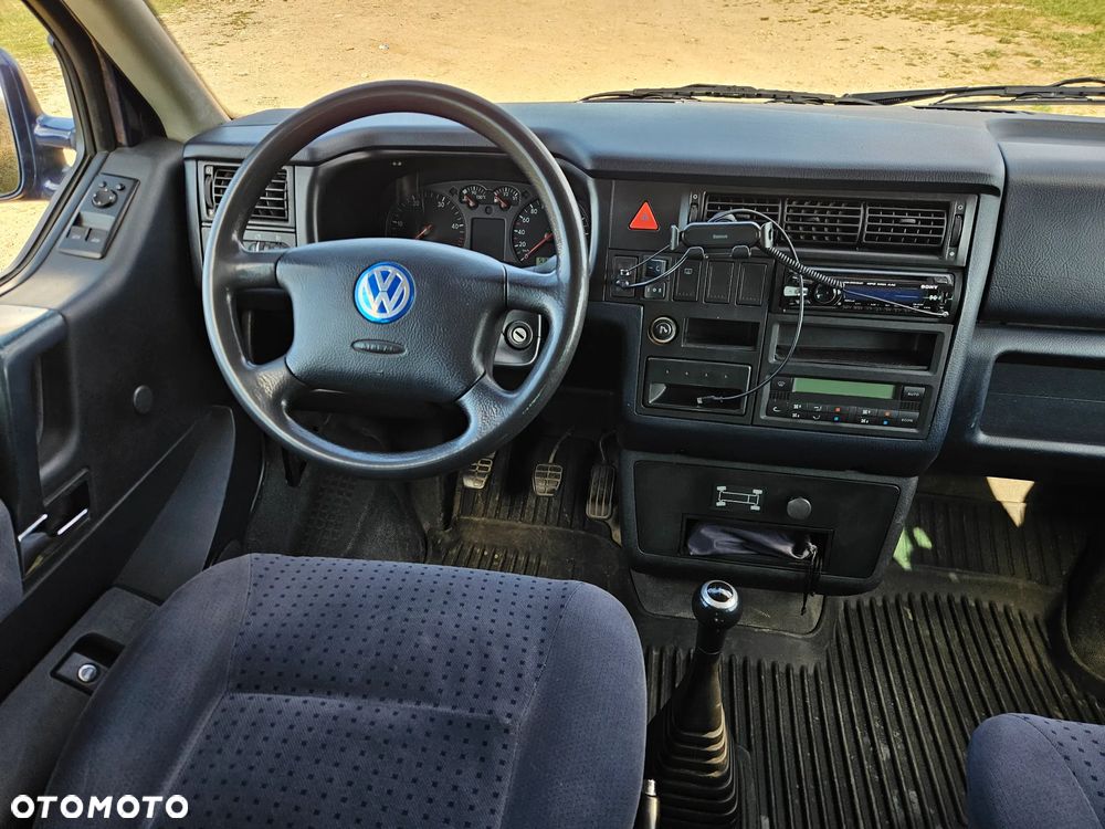 Volkswagen Caravelle - 7