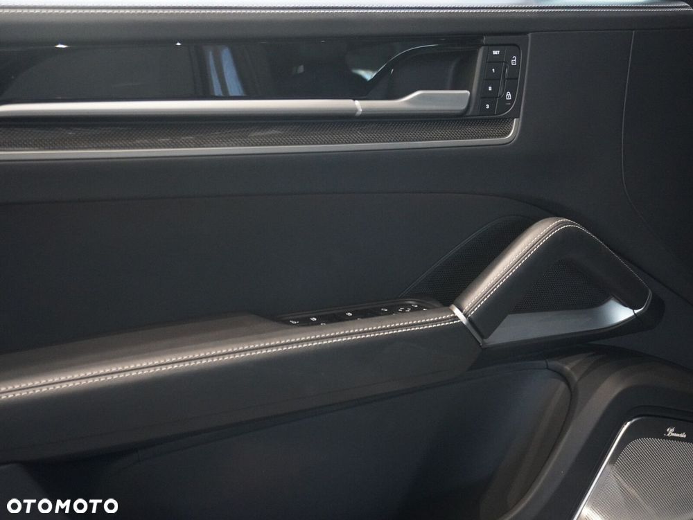 Porsche Cayenne - 17