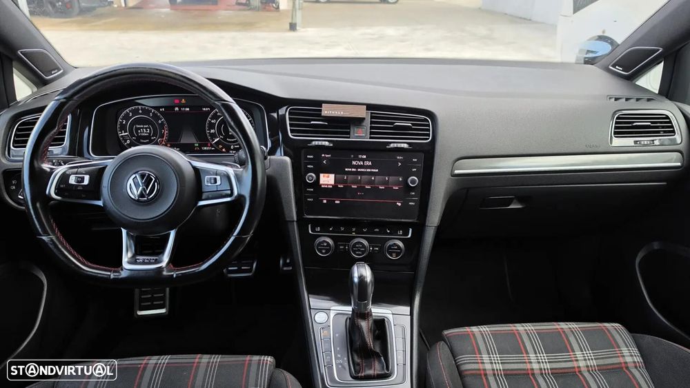 VW Golf 2.0 TSi GTi DSG Performance - 11