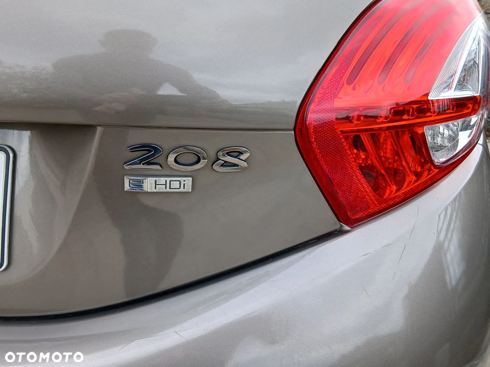 Peugeot 208 - 6