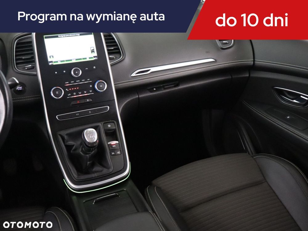Renault Grand Scenic - 10