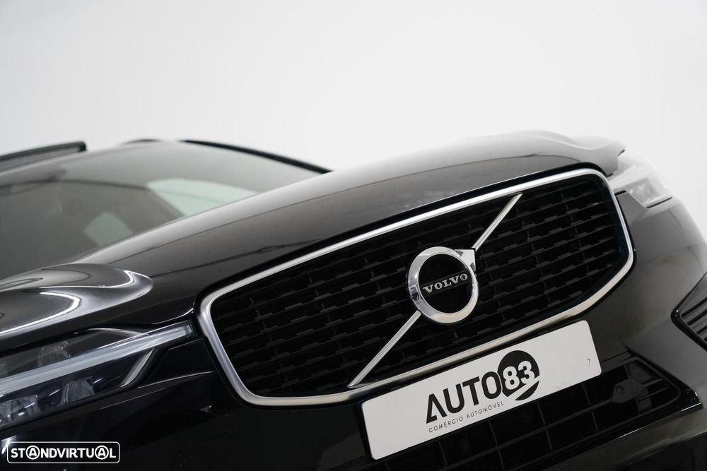 Volvo XC 60 2.0 T8 PHEV R-Design AWD - 17