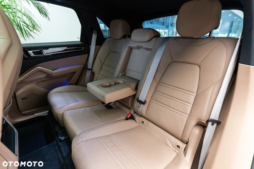 Porsche Cayenne Platinum Edition - 37